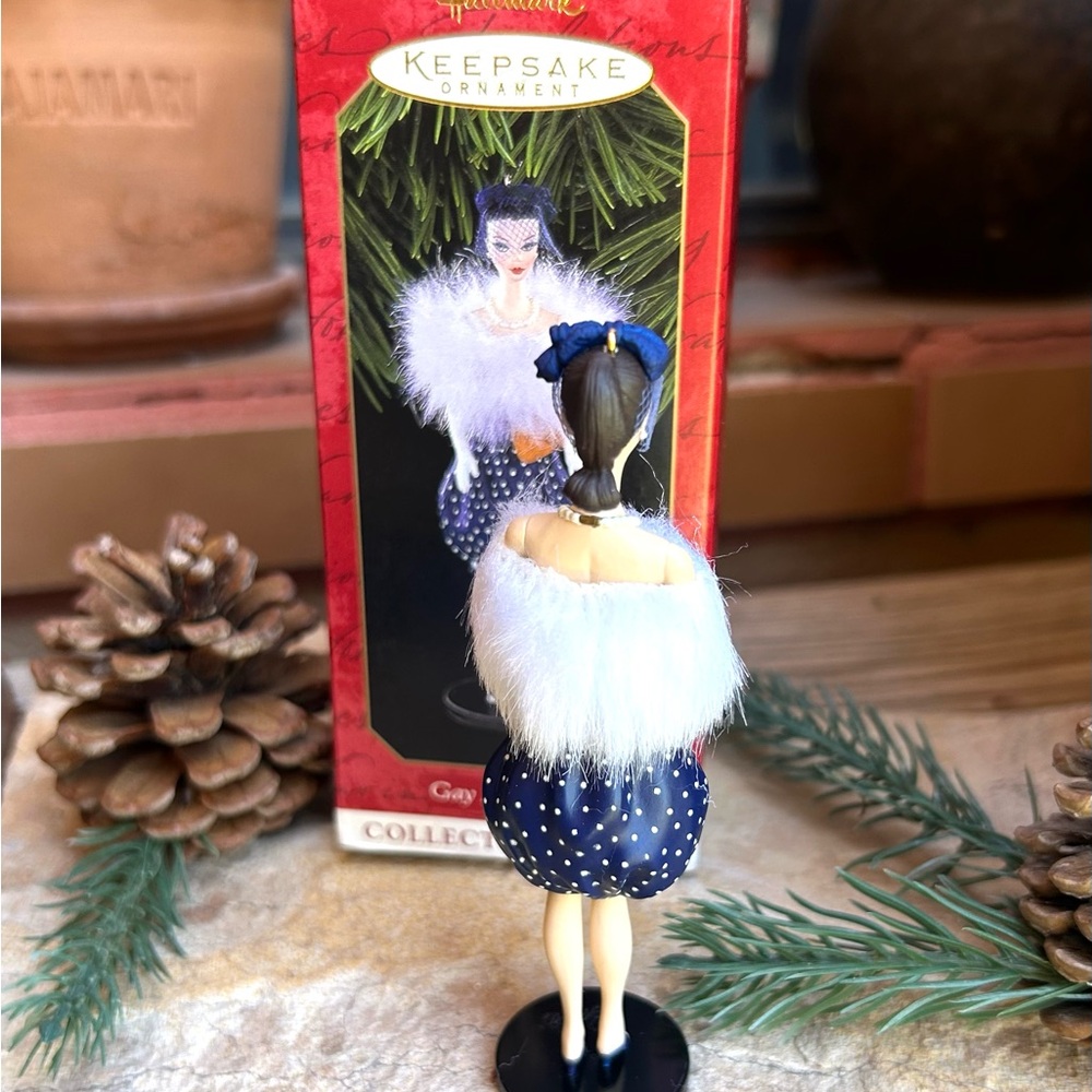 Hallmark Barbie Gay Parisienne KEEPSAKE Ornament Blue and White New in Box - Picture 8 of 12